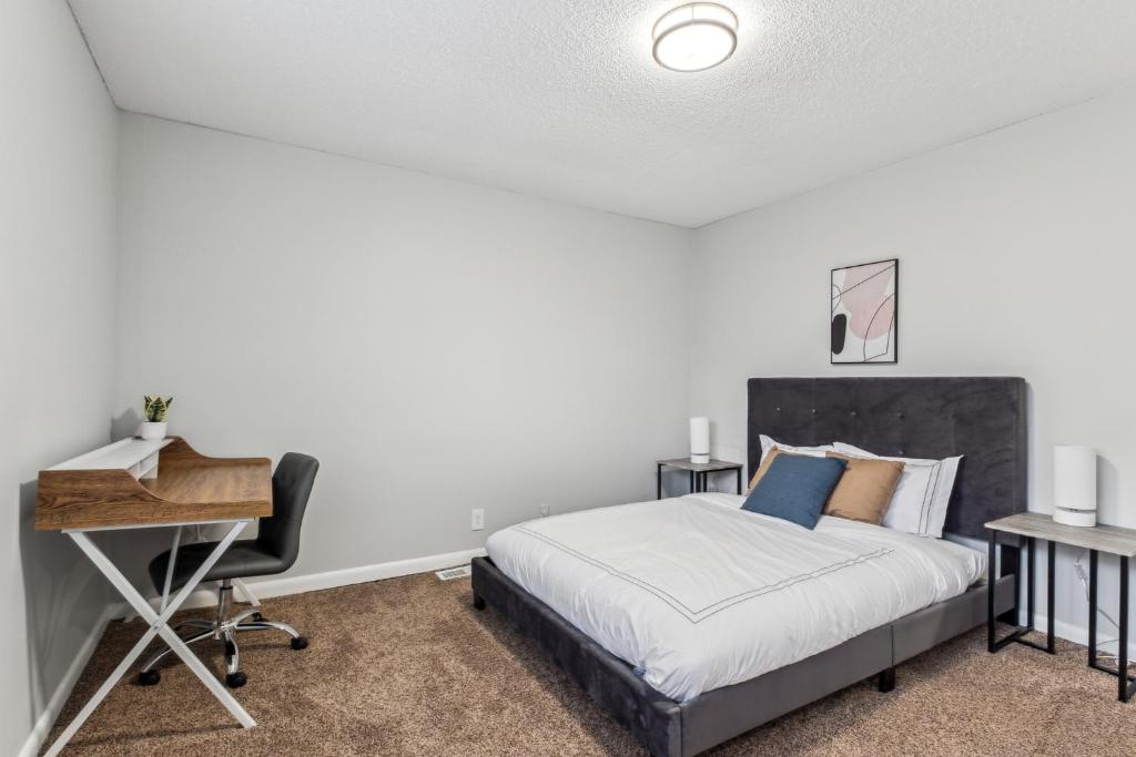 Brentwood U10 I Cozy & Comfy I 2bd I Free Parking image