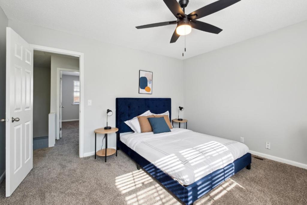Brentwood U7 I Cozy & Comfy I 2bd I Free Parking image