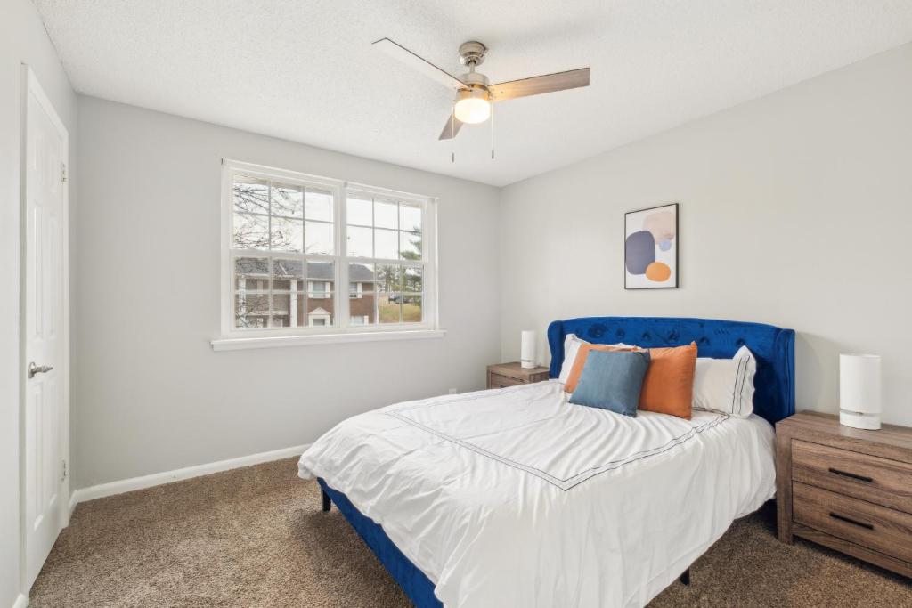 Brentwood U5 I Cozy & Comfy I 2bd I Free Parking image