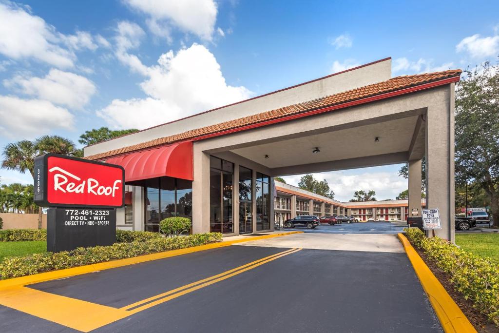 Red Roof Inn Ft Pierce image