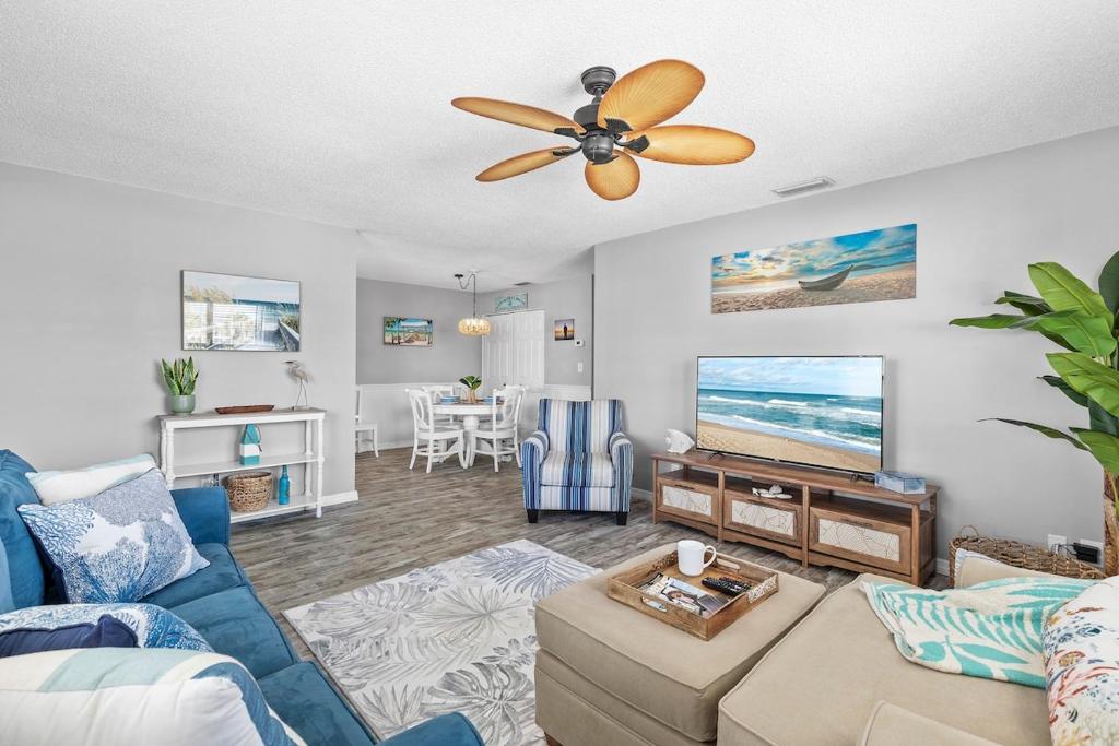 Bohemian Sunrise - South NSB, Quiet, No-drive Beach, Pool, Fishing, BBQ image