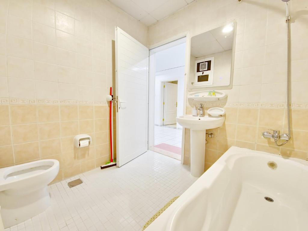 HARF22-G01-02 Cozy 2BR Apt in Abu Dhabi city photo 4