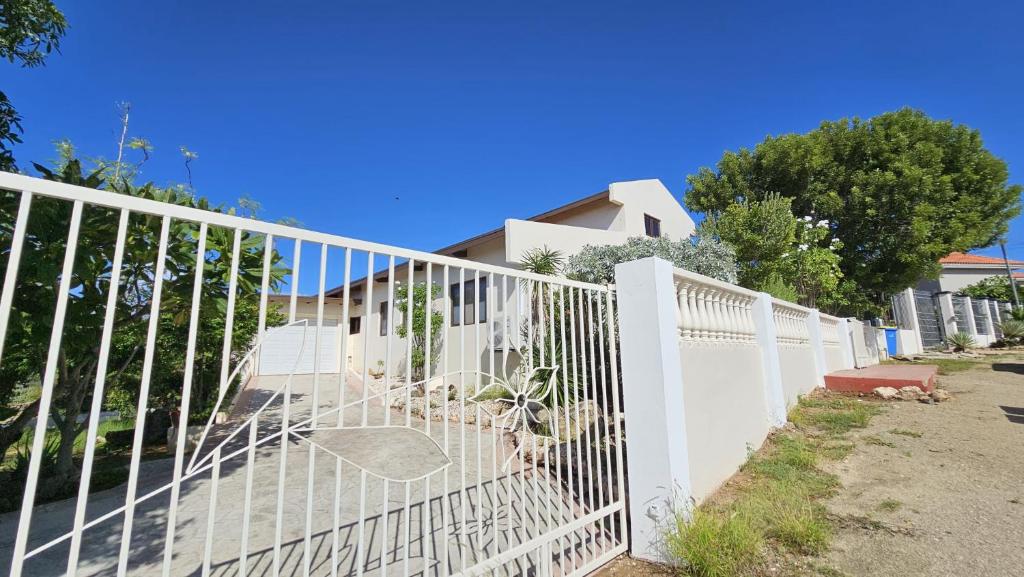Country Hill Villa with Stunning Views photo 2