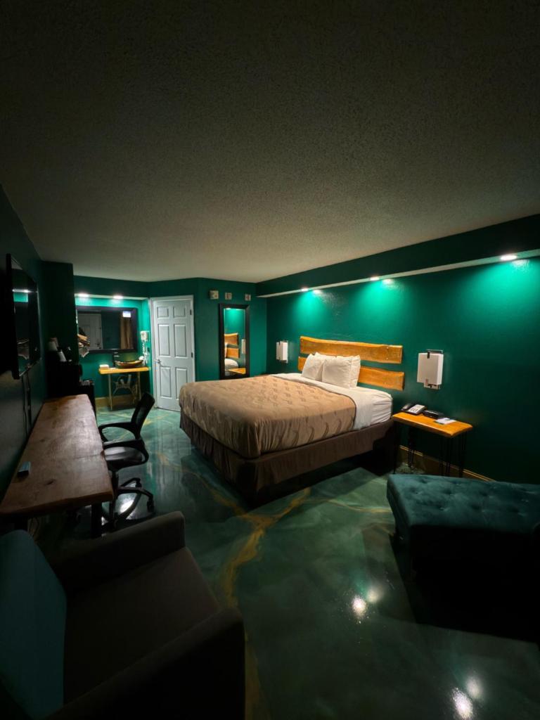 Quality Inn Oxford Anniston I-20 image