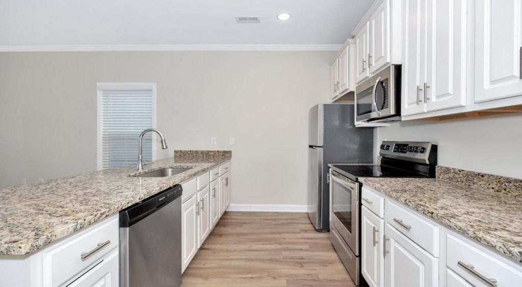 Landing at The Cottages at Oak Grove Dairy - 2 Bedrooms in Huntsville image