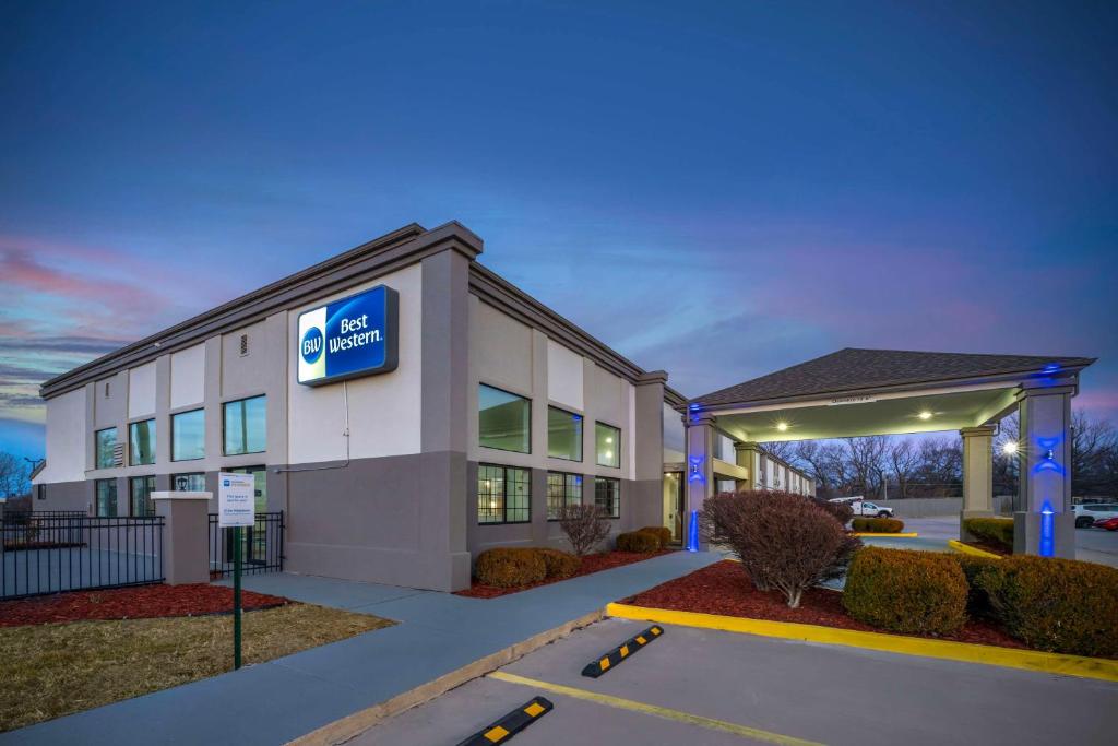 Best Western Park City Wichita North image