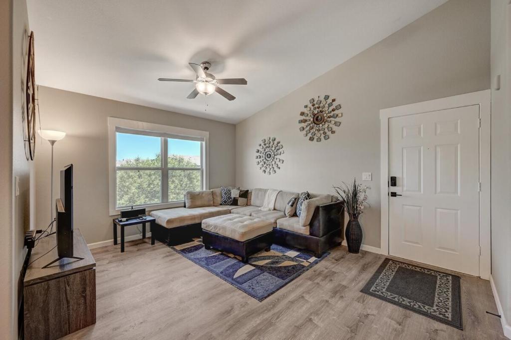 Newly Renovated Southwest Condo image