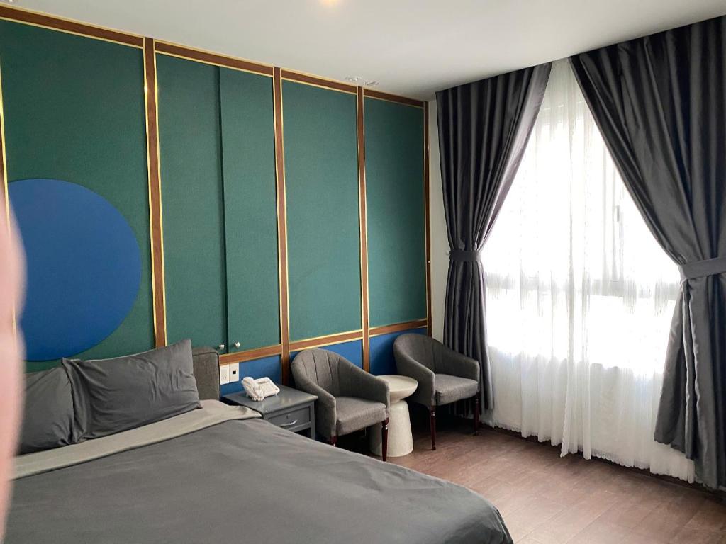 Hoang Gia Hotel - Tap to explore photos