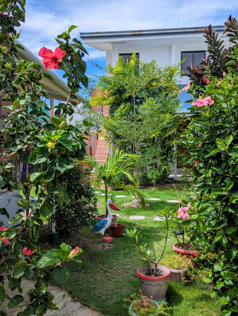 Astillo's Guest Houses Room Type - Double Room with Garden View