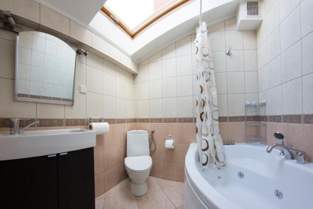 Апартаменты (Апартаменты с 3 спальнями - Пентхаус), Pokoje Bagatela Stare Miasto