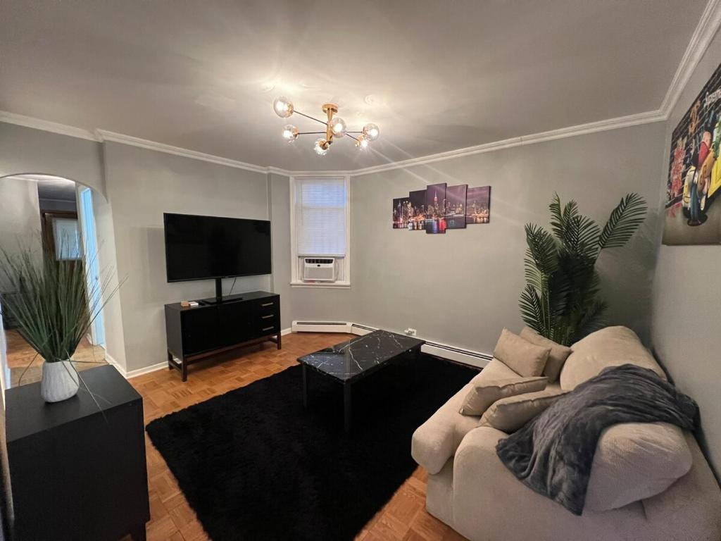 Waterfront 4BR apt - 15Min to MetLife and TIMES SQ image