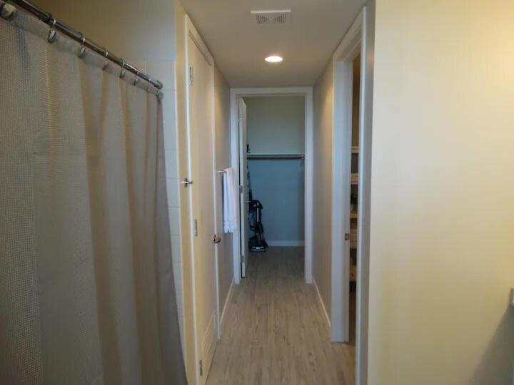 Gorgeous Studio High Rise image