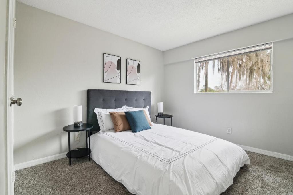 Sweetwater 19h I Beautiful 3bd Apt I Free Parking image