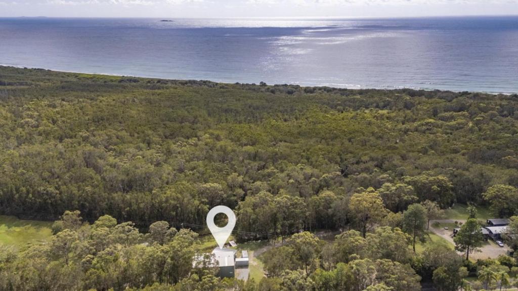 Leo's Beach Hideaway - Stylish Tiny Home photo 2