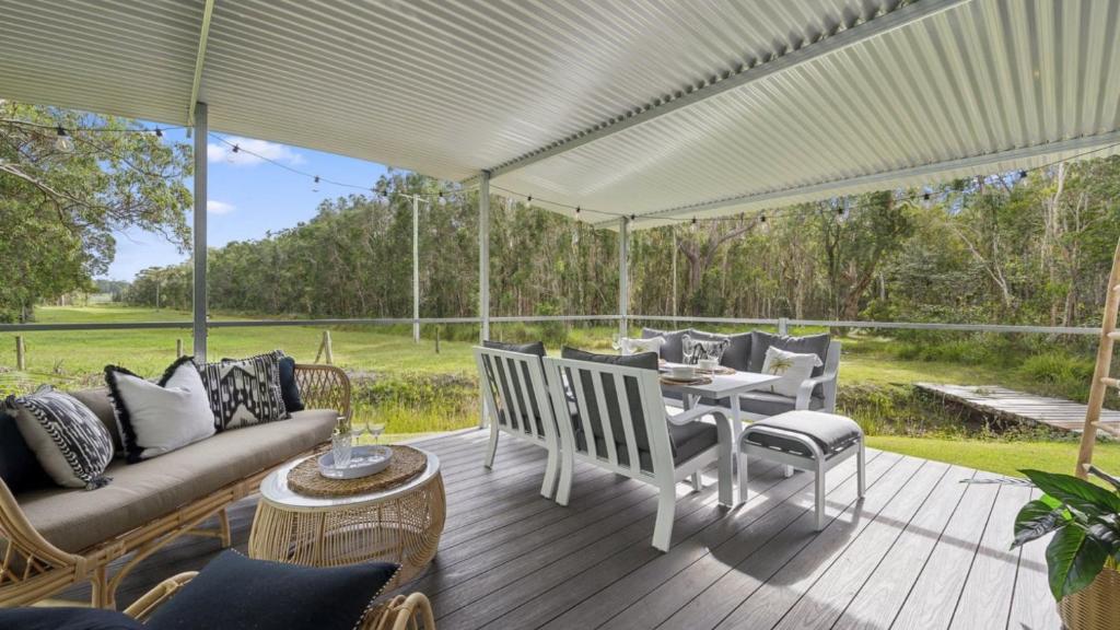 Leo's Beach Hideaway - Stylish Tiny Home photo 4