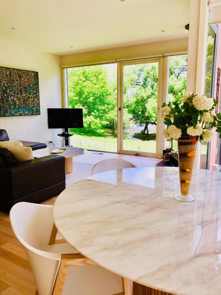 Lake Daylesford Villa2 Lake frontage pet friendly photo 2