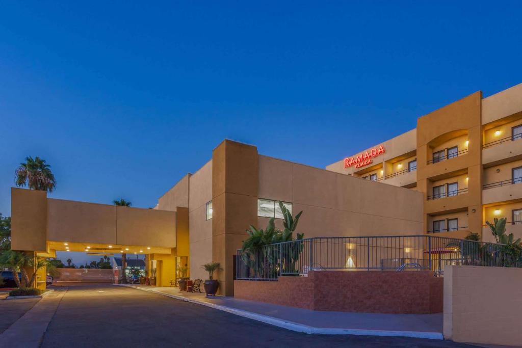 Ramada Plaza by Wyndham Garden Grove/Anaheim South image