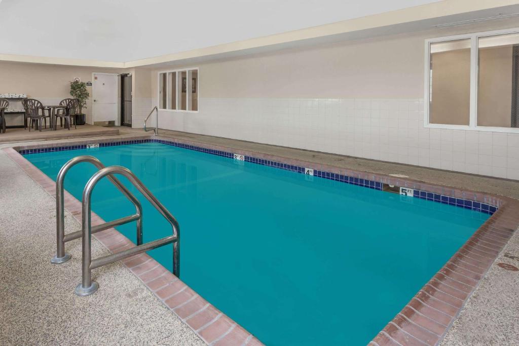 Days Inn by Wyndham near Kansas Speedway image