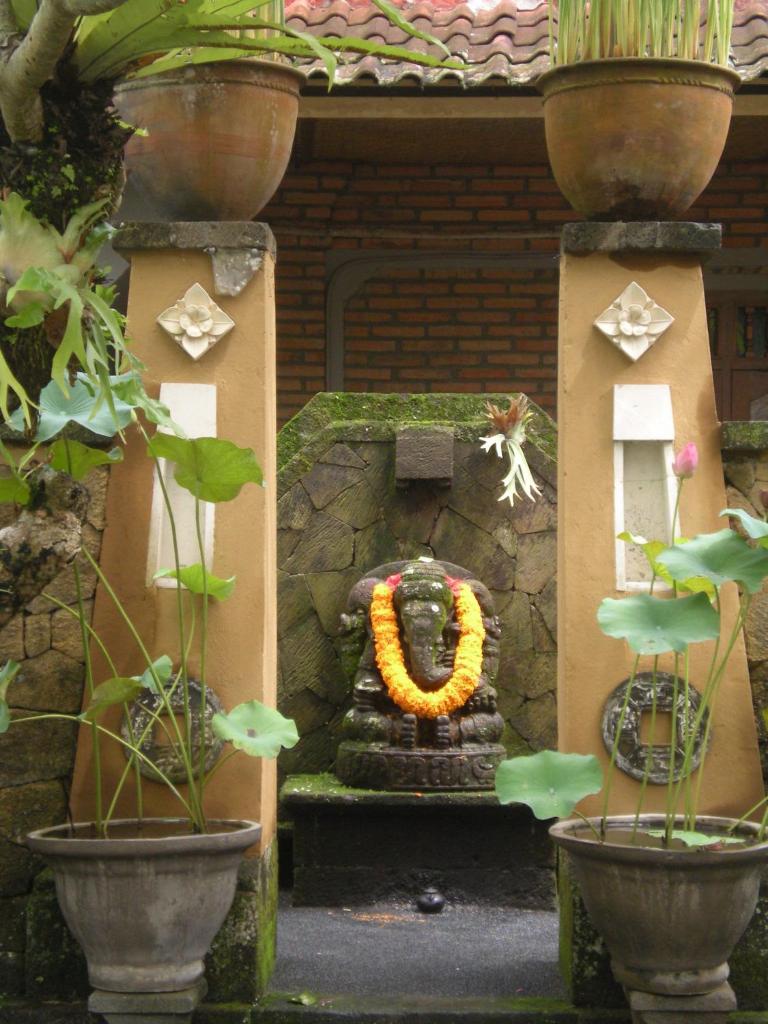 Lumbung Sari Cottages & Spa - Tap to explore photos