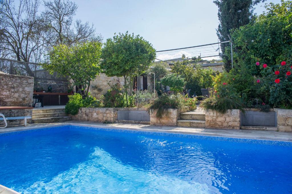 Sappho Manor House photo 1