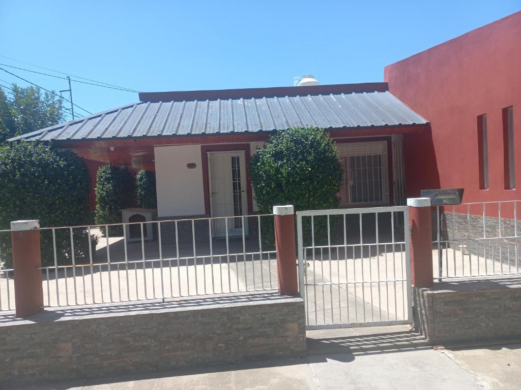 Magnífica casa con cochera privada