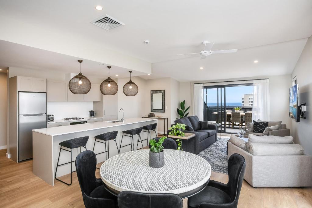 Spacious Penthouse Fabulous Harbour & Ocean Views