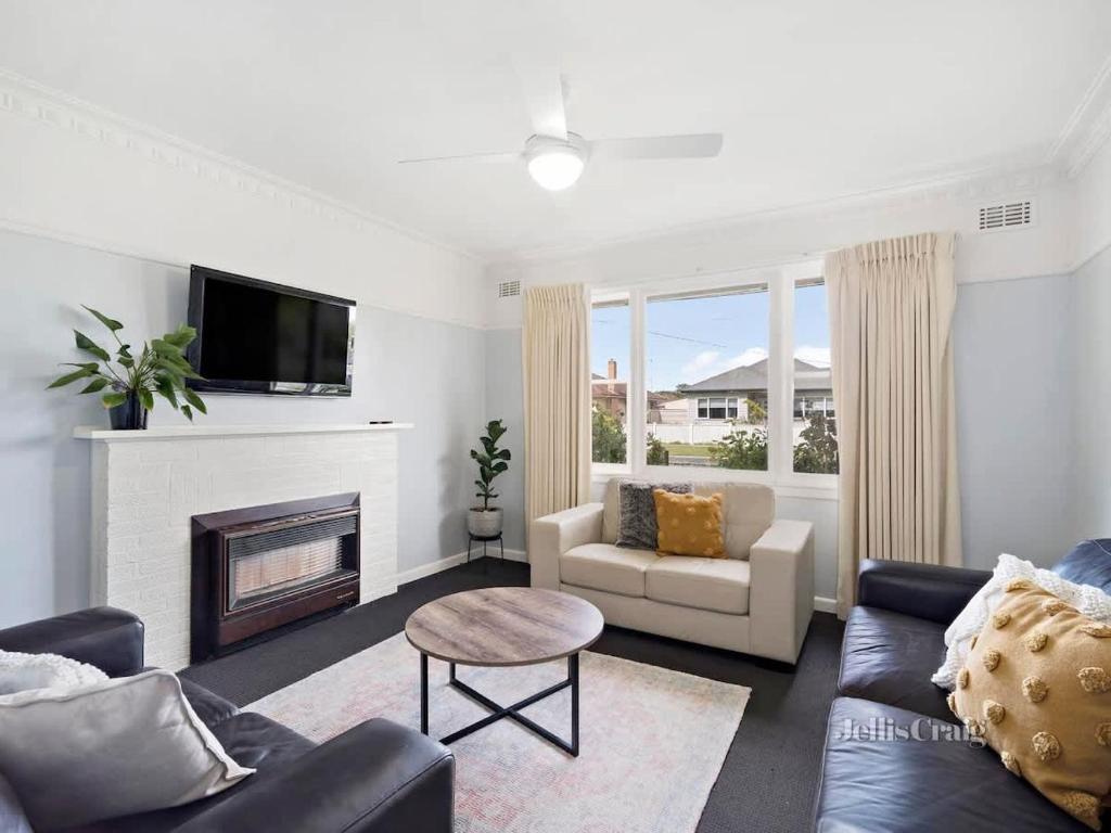 3 Bedroom House At Ballarat Lake Wendouree photo 1