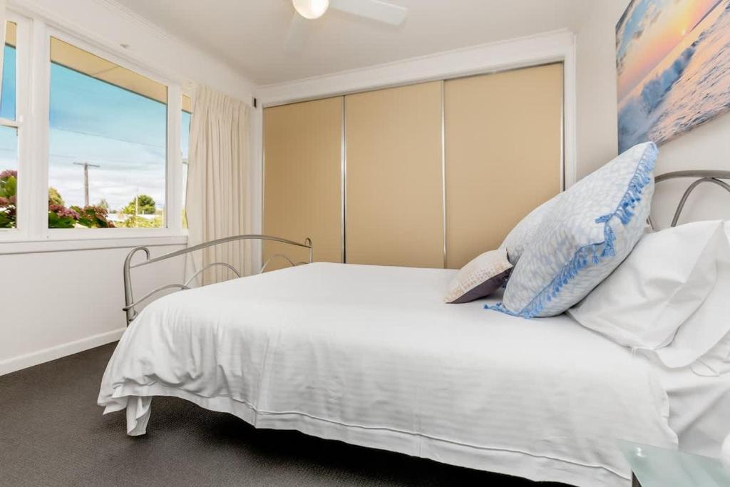 3 Bedroom House At Ballarat Lake Wendouree photo 4