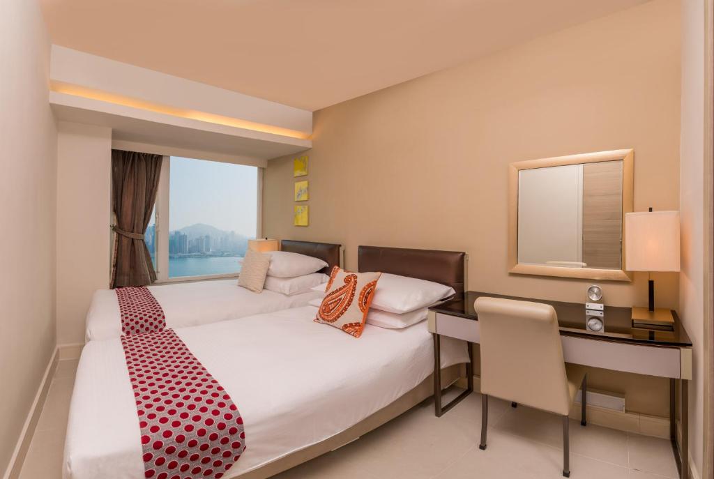Сьюит (Четырехместный люкс с 2 спальнями и видом на порт), Kowloon Harbourfront Hotel