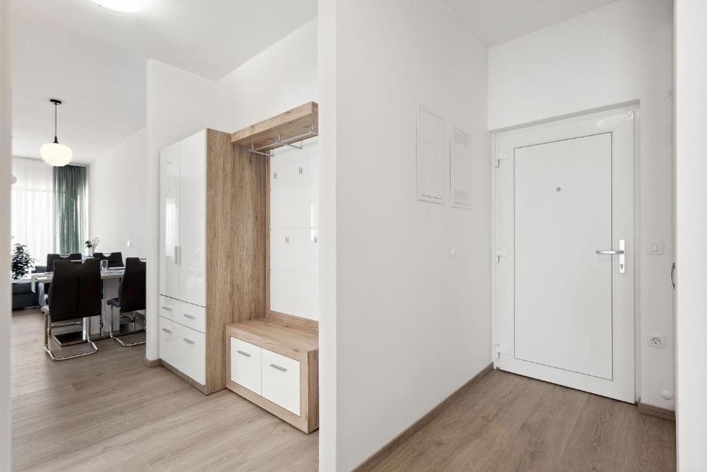 Kristal Lux Aparments with a balcony, Kidricevo