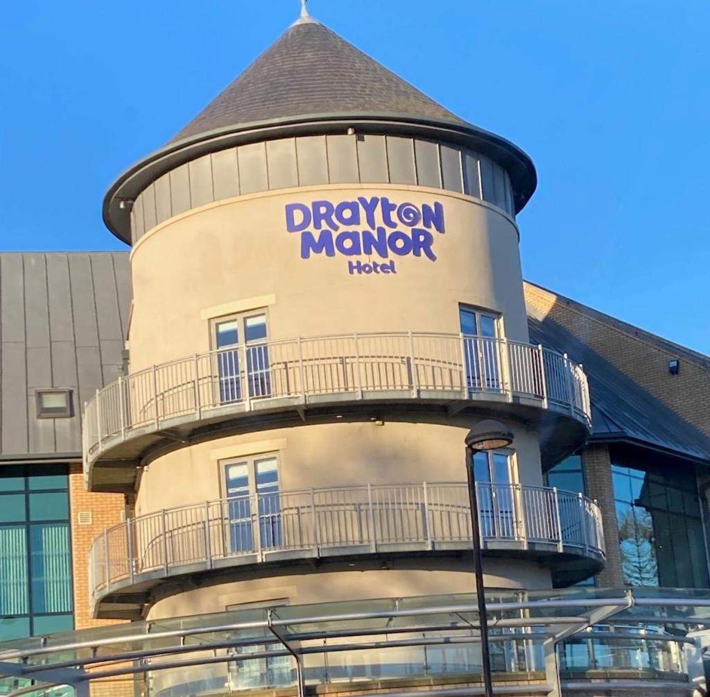 Drayton Manor Hotel - Tap to explore photos