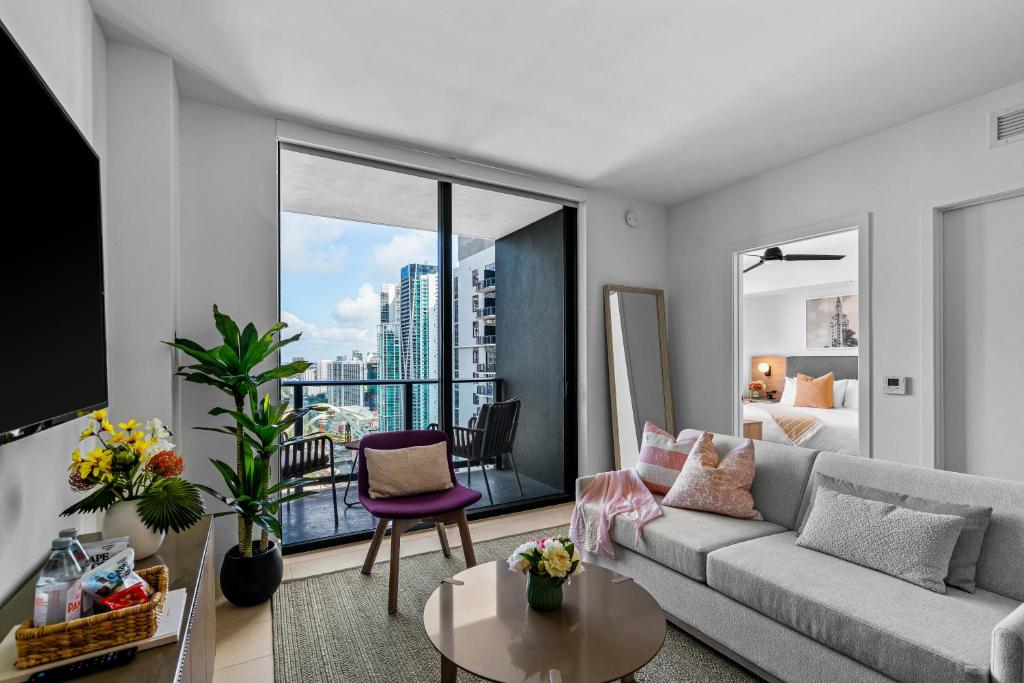 37th Floor - 1bdrm Unt amazing View at Downtown Miami - Tap to explore photos