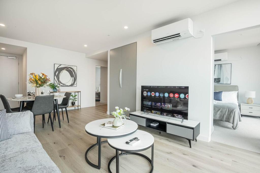 Hidden Gem Amazing 2BR Apt Central Melbourne#3805 photo 3