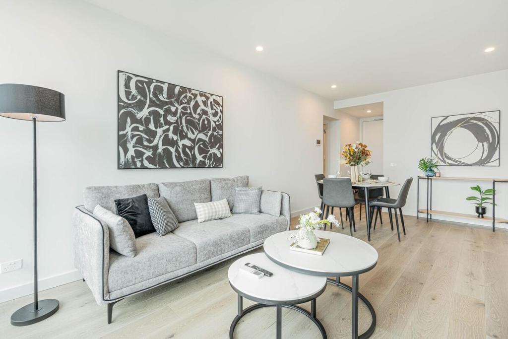 Hidden Gem Amazing 2BR Apt Central Melbourne#3805 photo 1