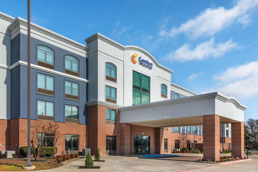 Wingate By Wyndham Frisco TX image