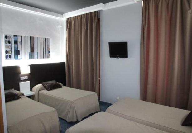 Hostal Plaza Ruiz photo 1