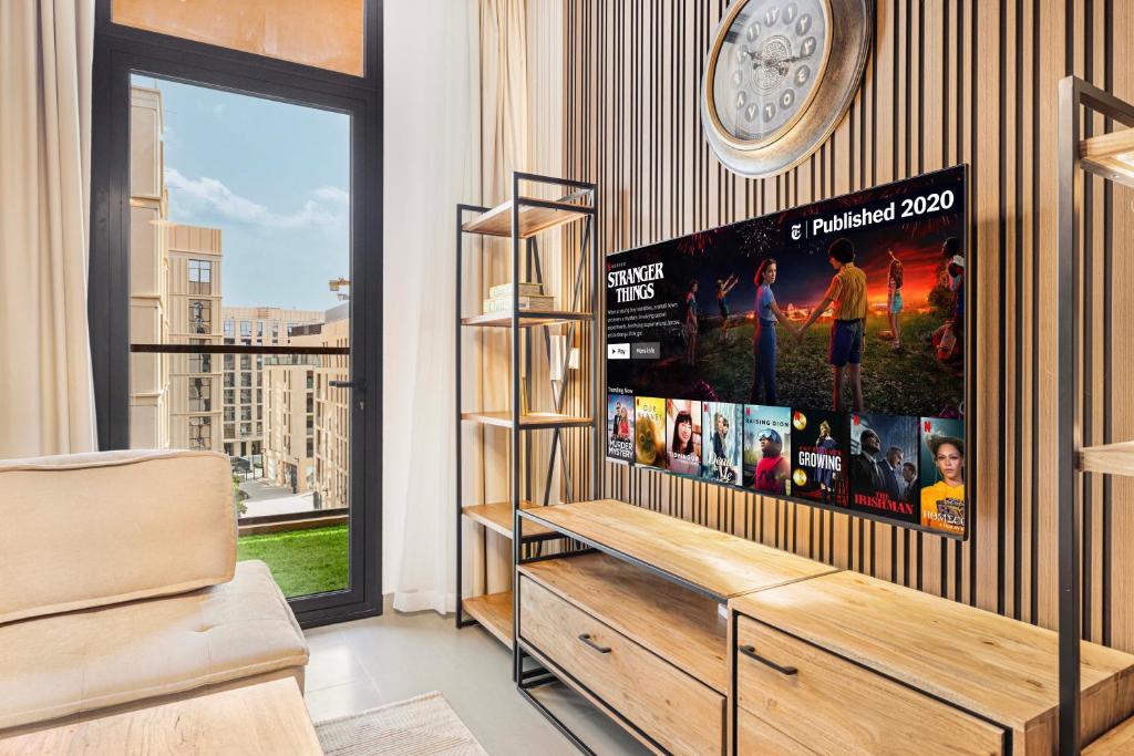 1BR Balcony Breeze by Blue Cloud Holidays photo 1