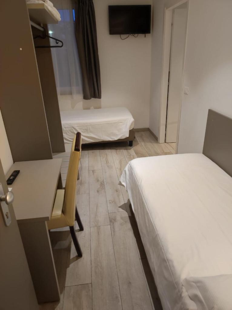 Hotel Sonia Self Check In Only Room Type - Twin Room