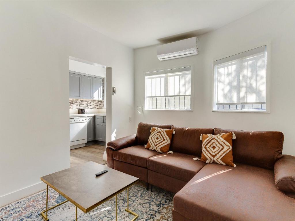 Modern 3 Bedroom Apartment in San Fernando image