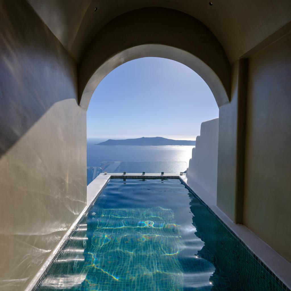 Pegasus Suites & Spa - Tap to explore photos