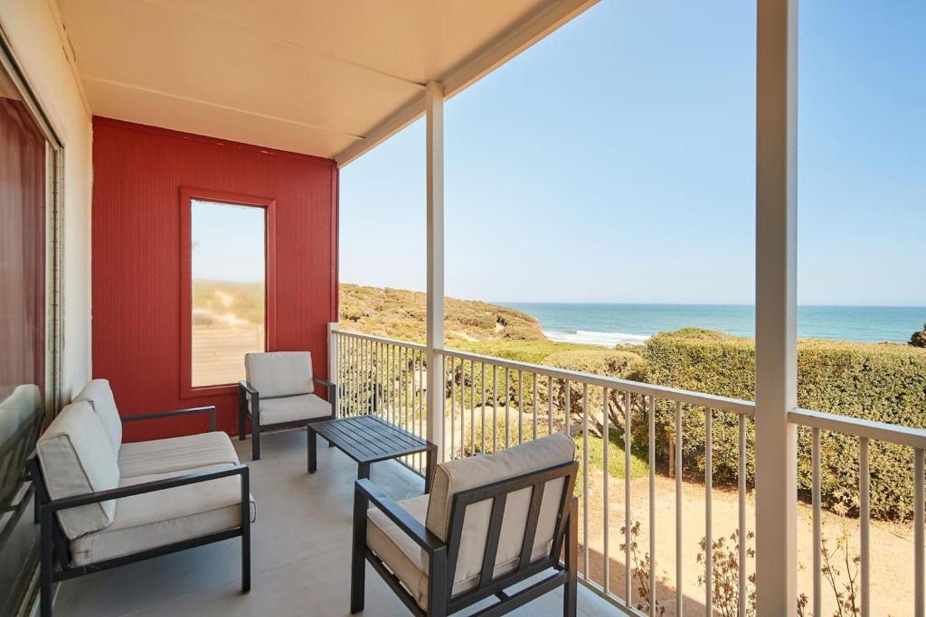 Golden Gully Beach Shack - A Relaxed Oceanfront Stay photo 3