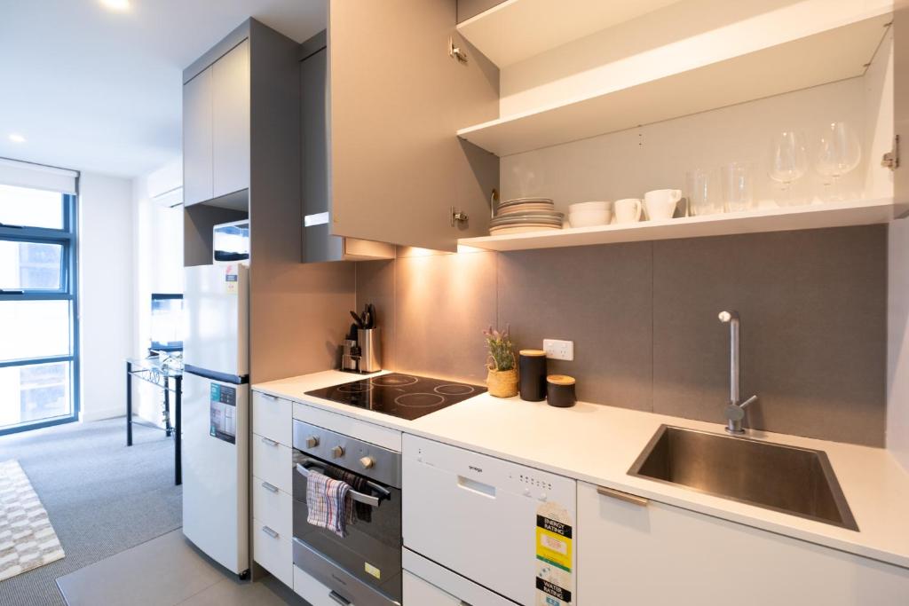 Fully Furnished 1br In The Heart Of Mel Cbd photo 4