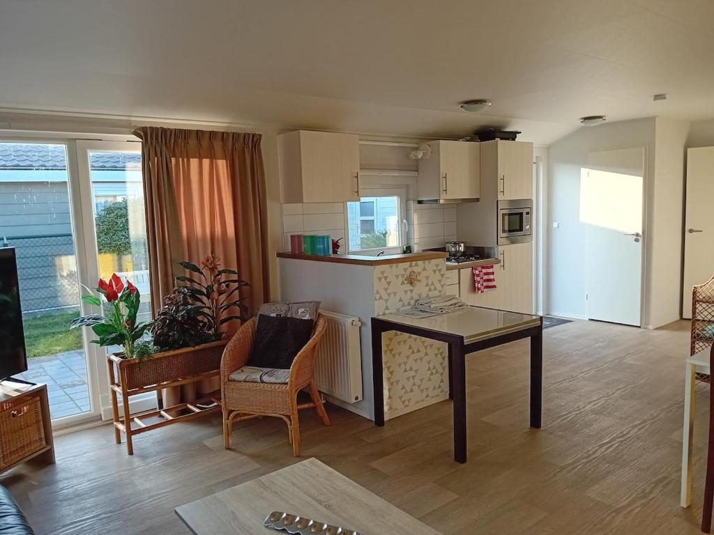 SeaHorse Chalet near the beach photo 3