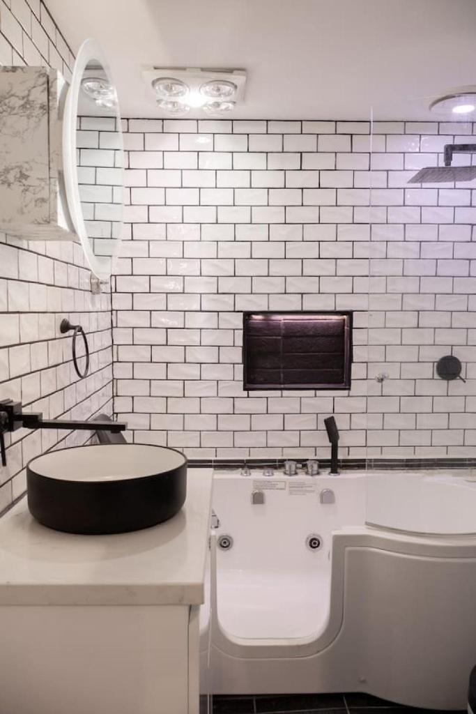 3-Bedroom Stay in Vibrant St Kilda Rd photo 4