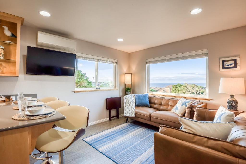 Pacific Peeks One - OceanView - EV Charger - Pet Friendly image