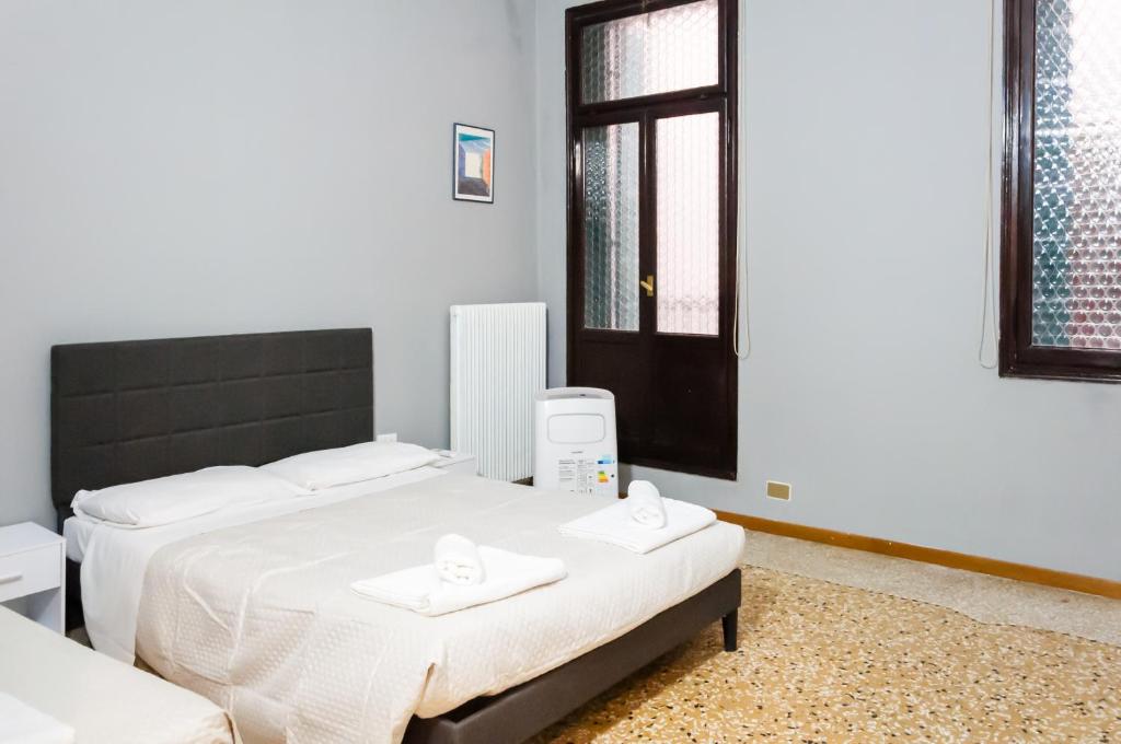 Apartment Odesos - Tap to explore photos