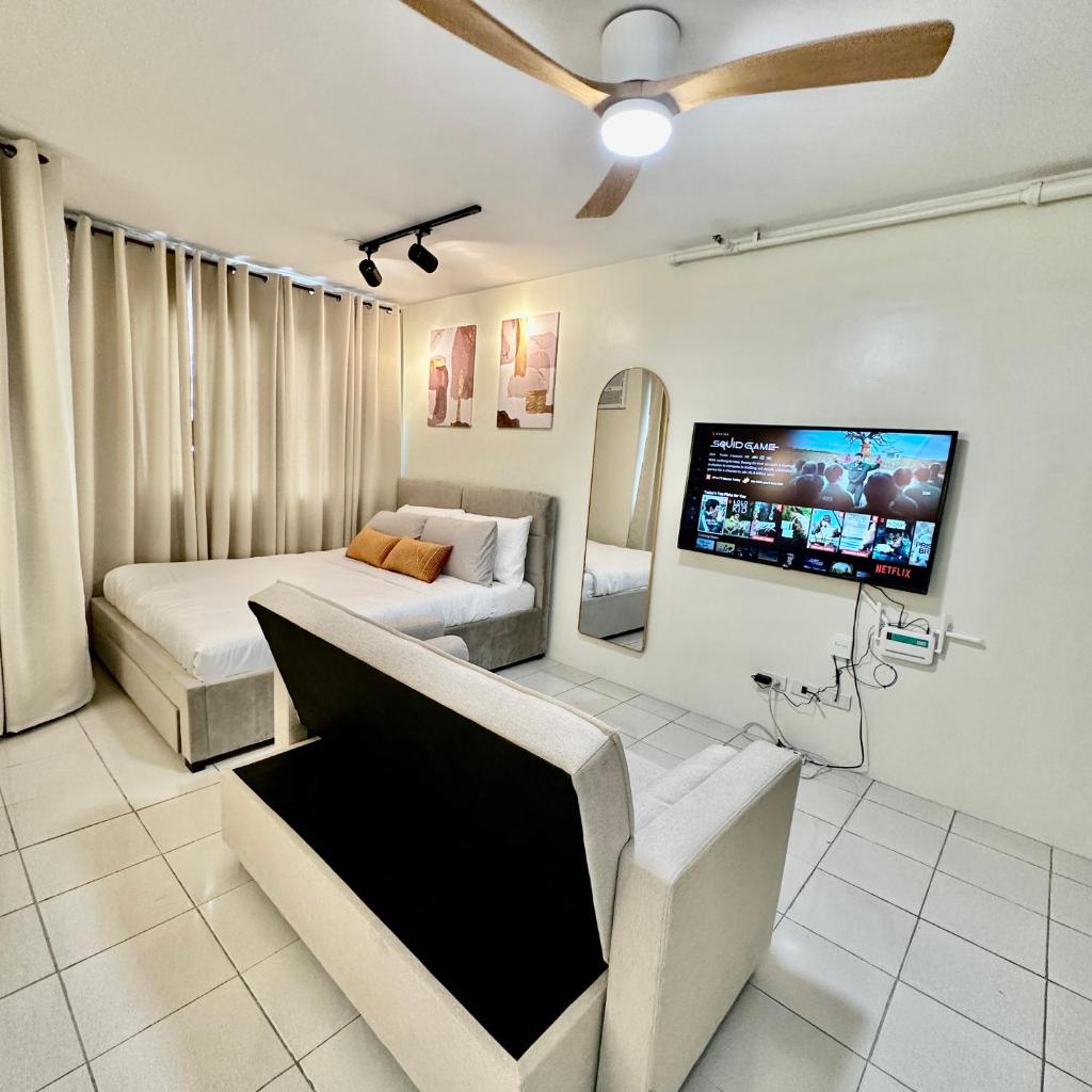 ComfyCondo near Enchanted Kingdom - Tap to explore photos
