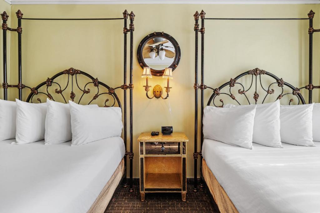 Fitzgerald Hotel Room Type - Double Room with Two Double Beds