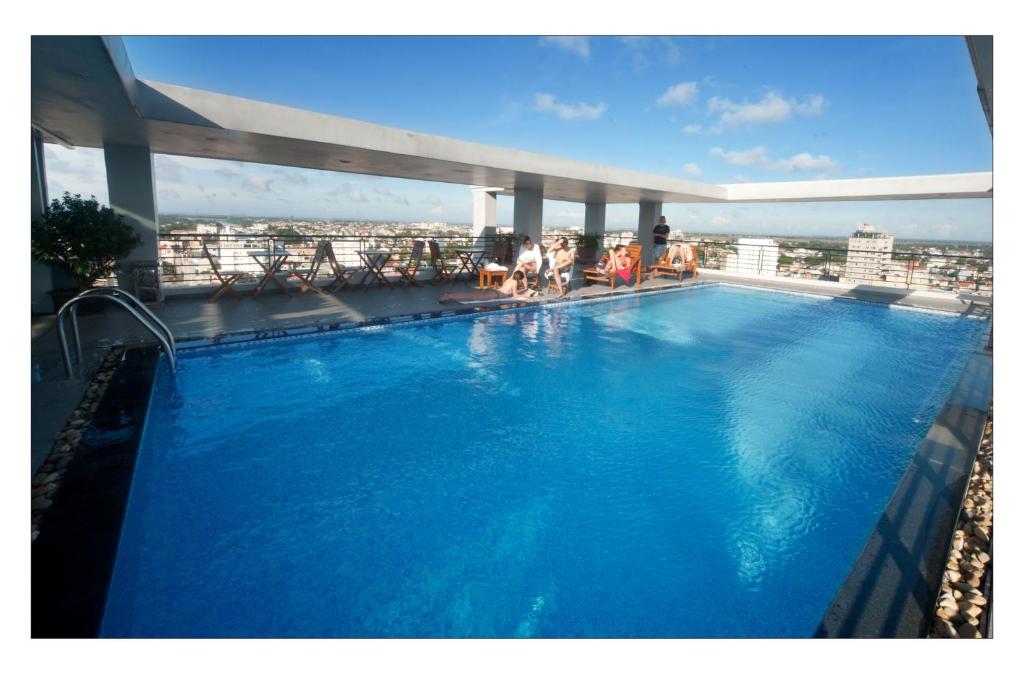 Khách Sạn Romance