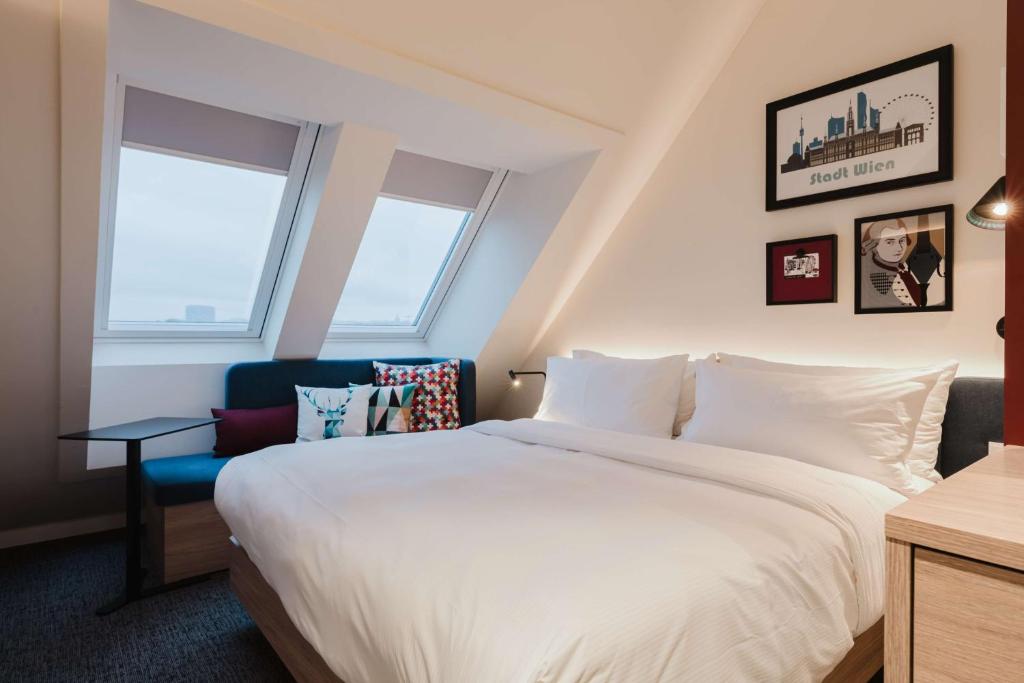 Hampton by Hilton Vienna City West Room Type - Queen Family Room